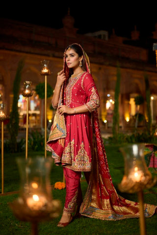 Epitome of Elegance: The Handcrafted Crimson Anarkali Ensemble