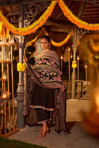 Timeless Elegance: The Heirloom Anarkali Ensemble